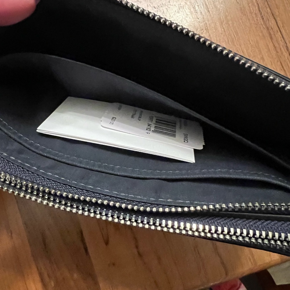 Coach Double Zip wristlet - Picture 4 of 8